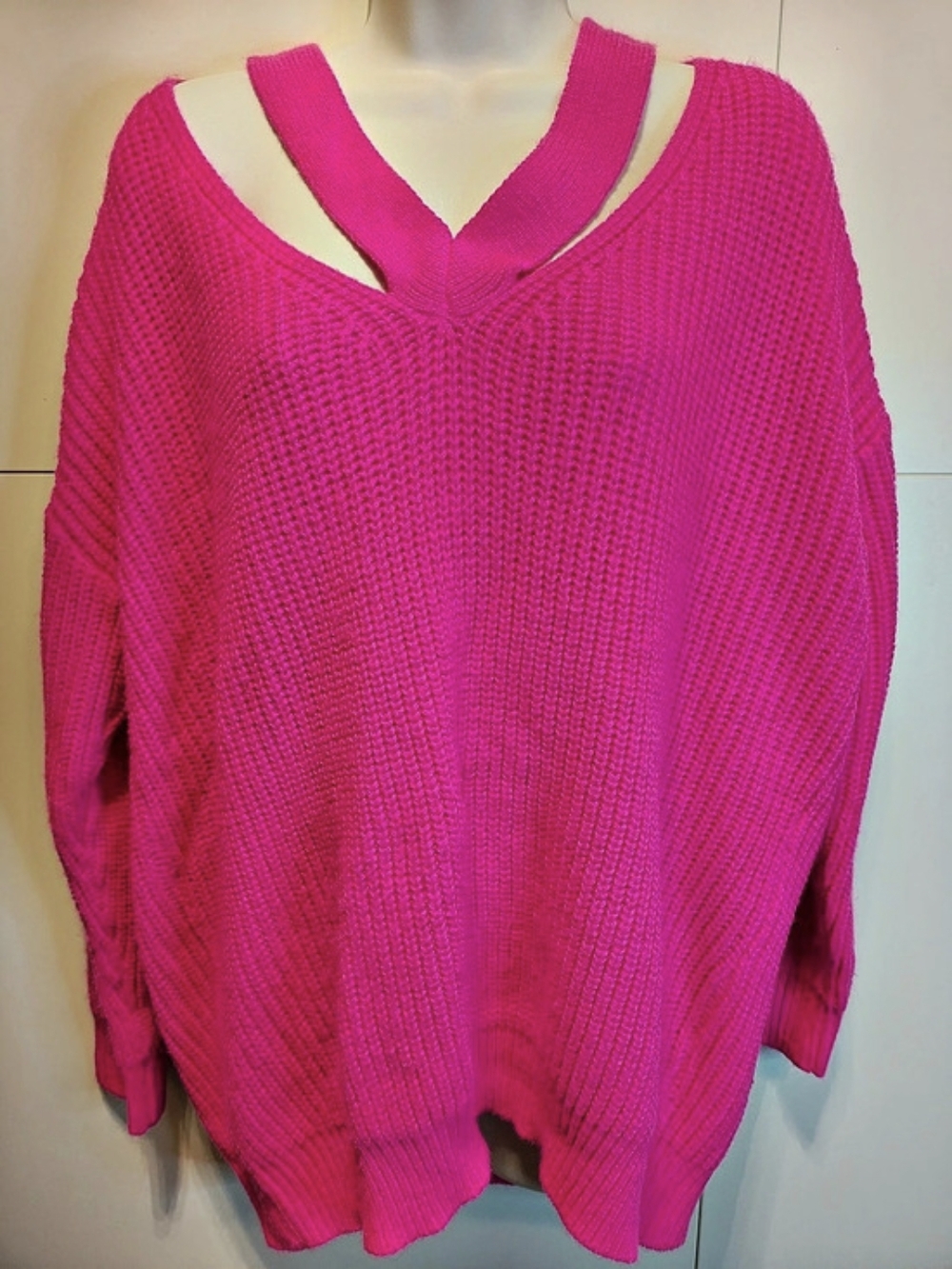 Pink V-Neck Sweater Size Large Like New